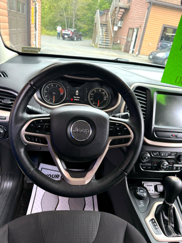 Used 2017 Jeep Cherokee Latitude w/ Comfort/Convenience Group image 8