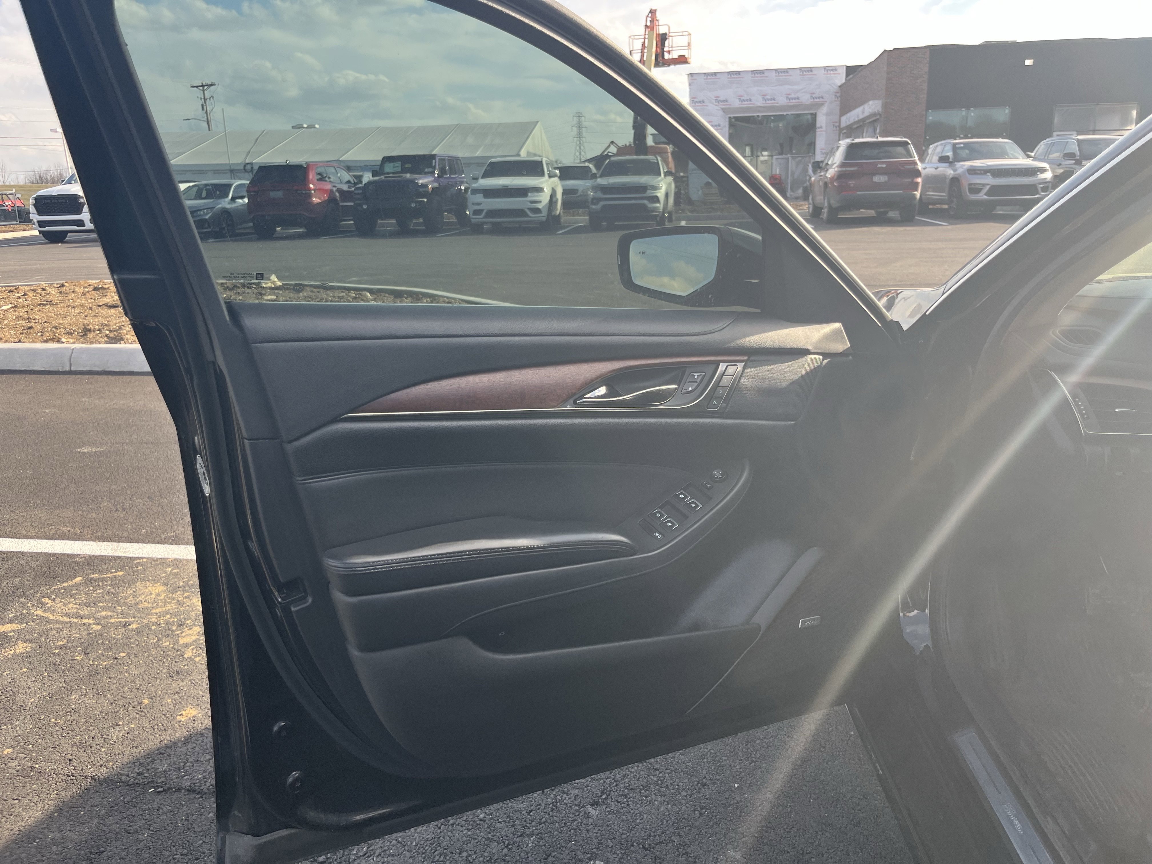 Used 2017 Cadillac CTS Luxury image 4