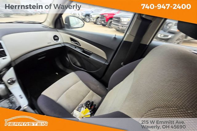 Used 2013 Chevrolet Cruze LS image 12