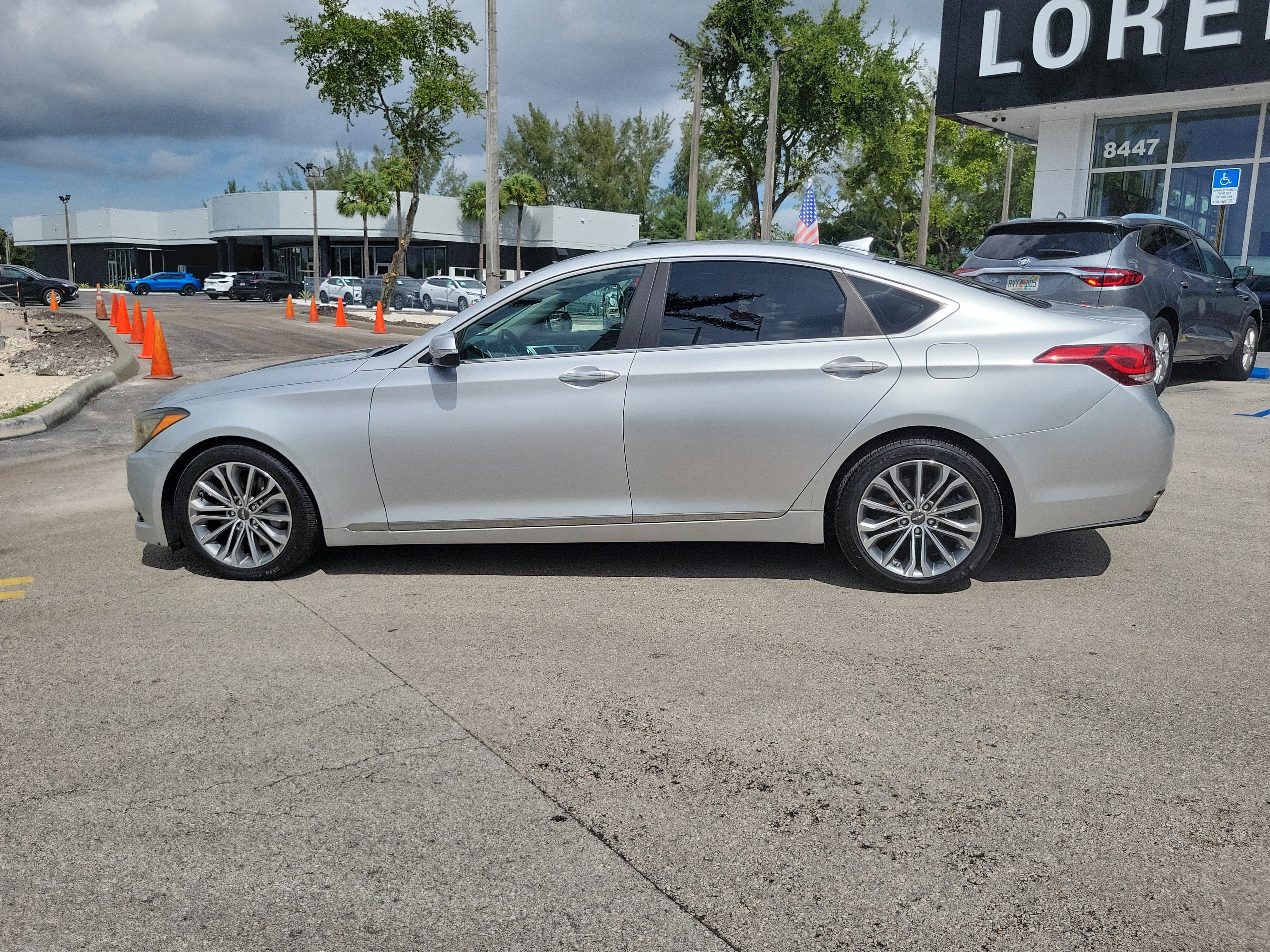 Used 2017 Genesis G80 3.8 RWD image 8