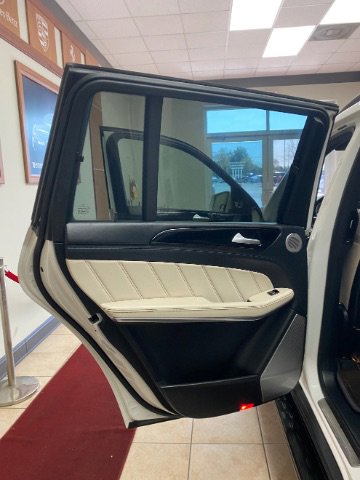 Used 2014 Mercedes-Benz GL 63 AMG 4MATIC image 16