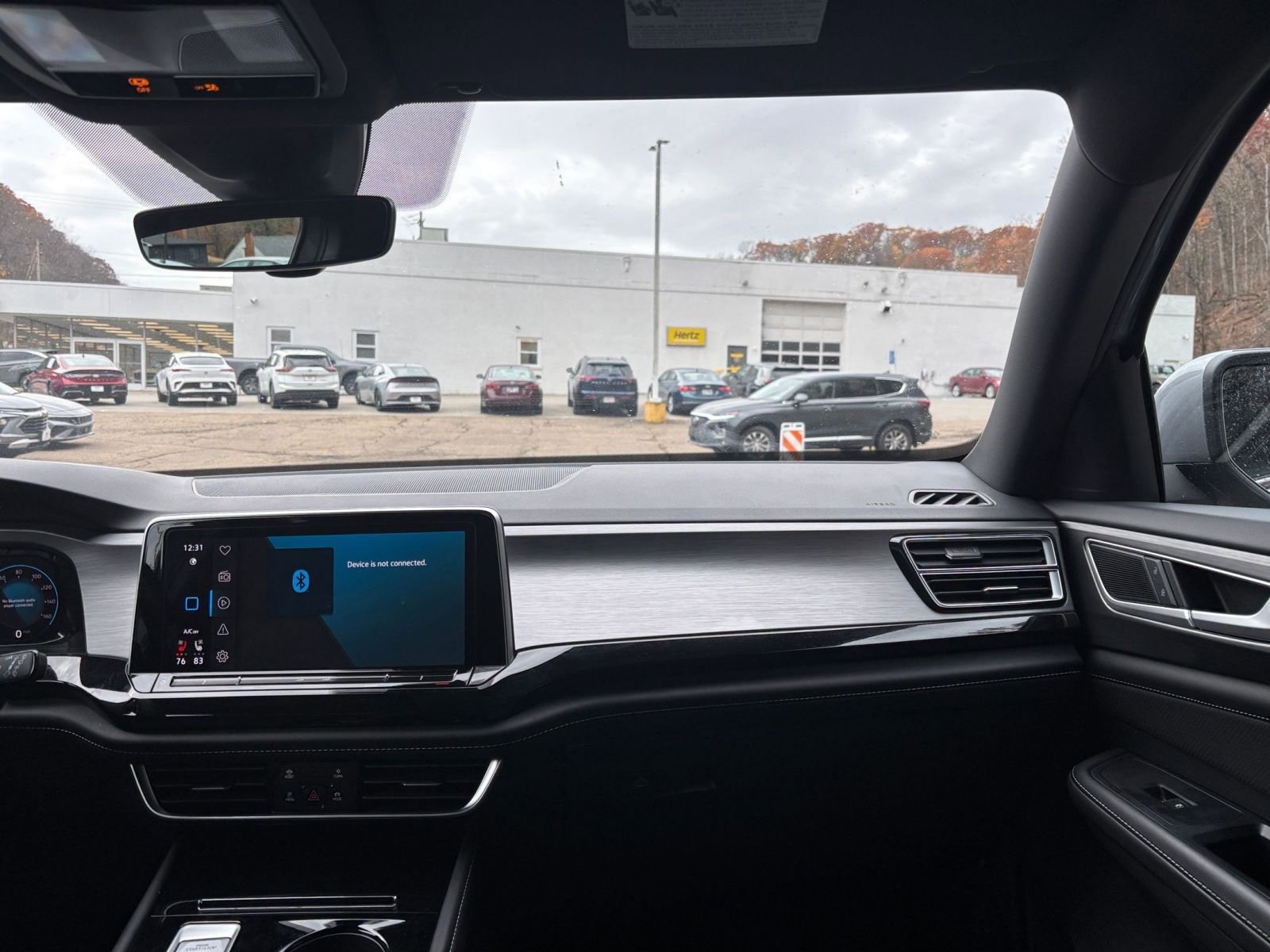 Used 2025 Volkswagen Atlas Cross Sport SE image 35