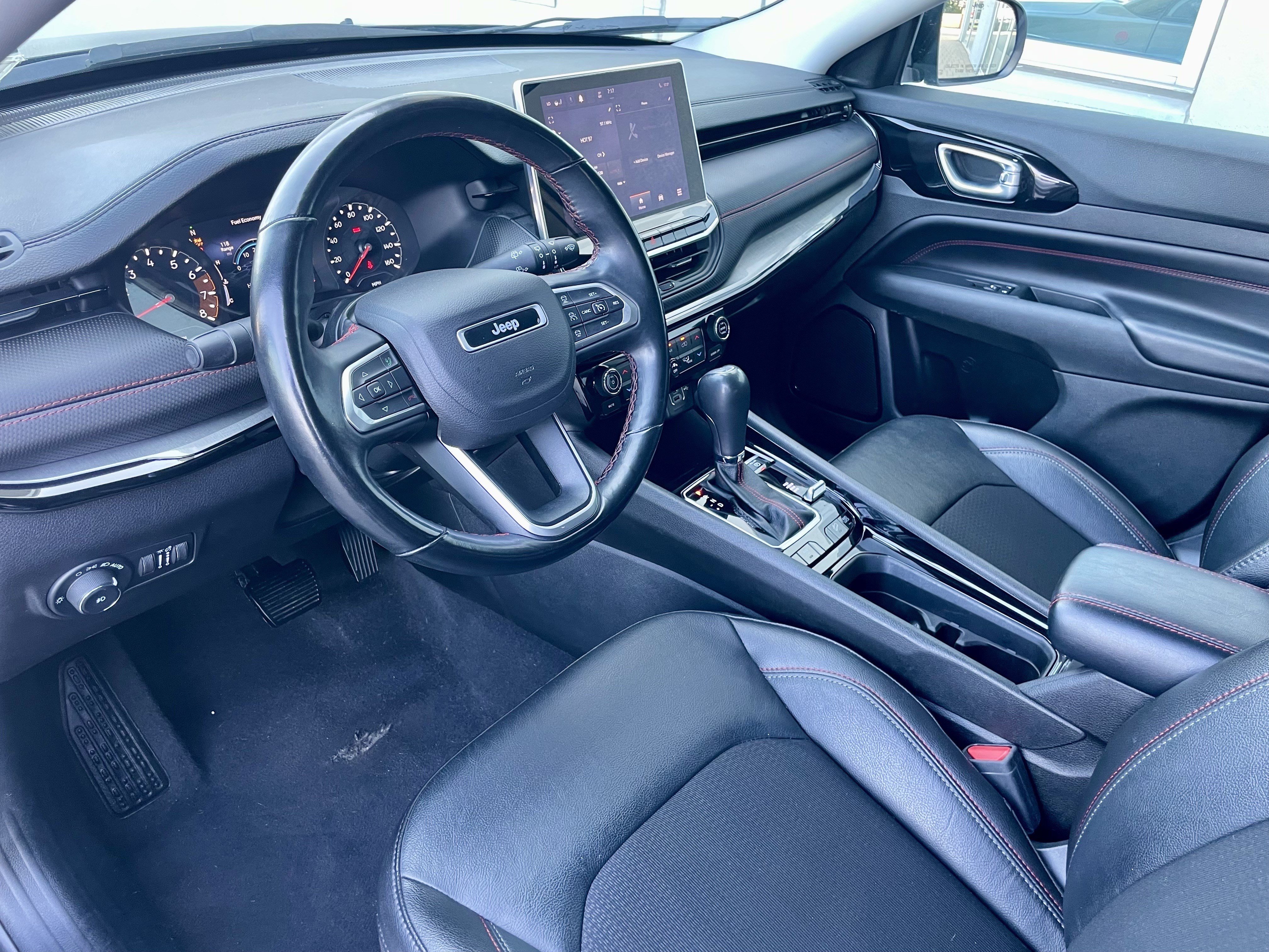 Used 2022 Jeep Compass Trailhawk w/ Trailhawk Convenience Group AWD/4WD image 13