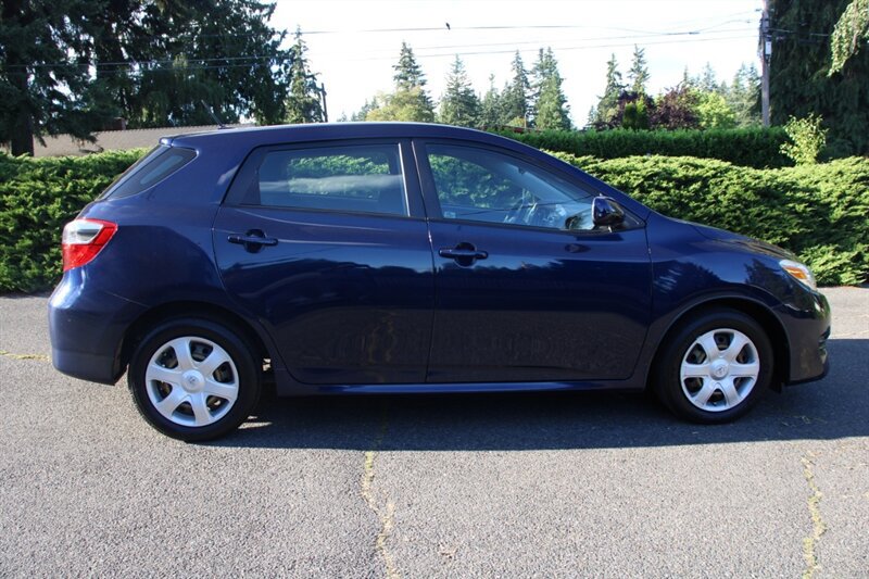 Used 2009 Toyota Matrix FWD image 11