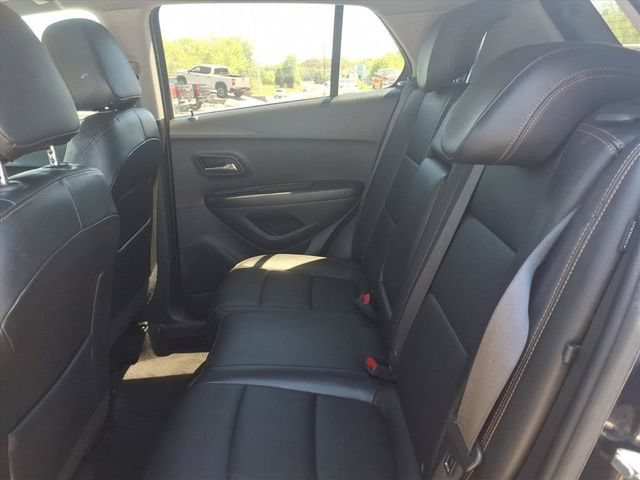 Used 2022 Chevrolet Trax LT w/ Premium Seat Package AWD/4WD image 11