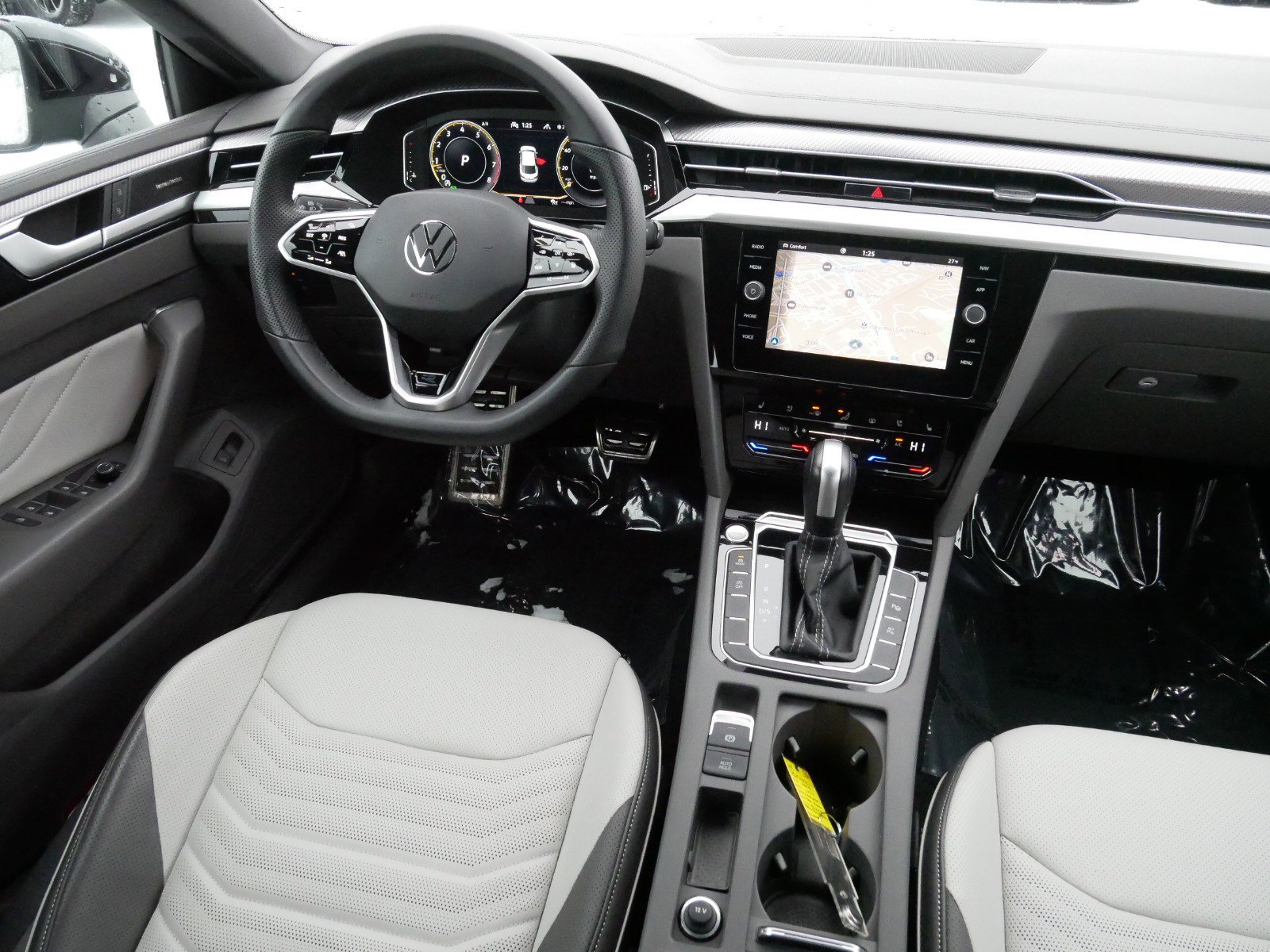 Used 2023 Volkswagen Arteon SEL Premium image 9