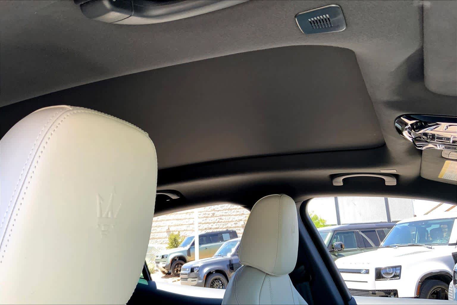 Used 2023 Maserati Grecale Modena AWD/4WD image 13