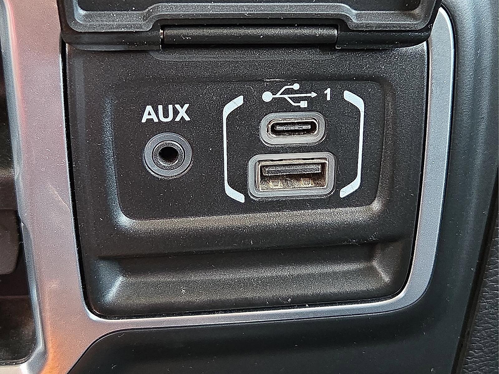 Used 2018 Jeep Wrangler Unlimited Rubicon image 19