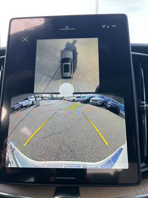 New 2026 Volvo XC60 B5 Plus w/ Protection Package Premier image 17