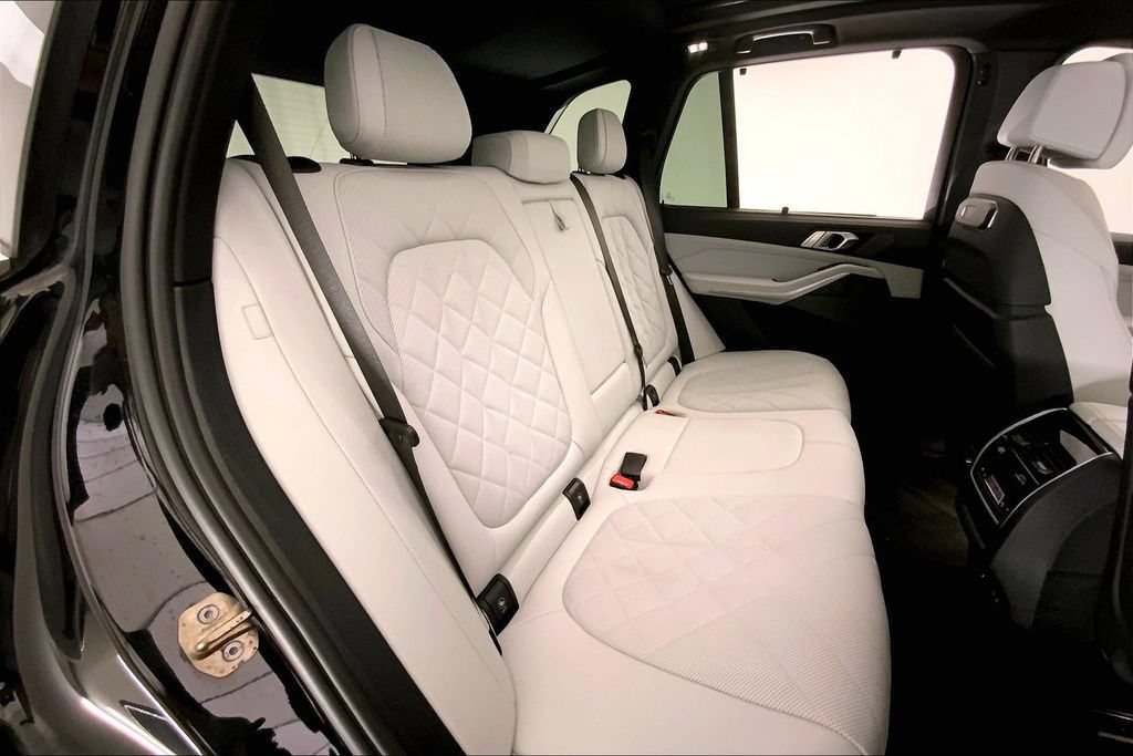 Used 2024 BMW X5 xDrive40i AWD/4WD image 15