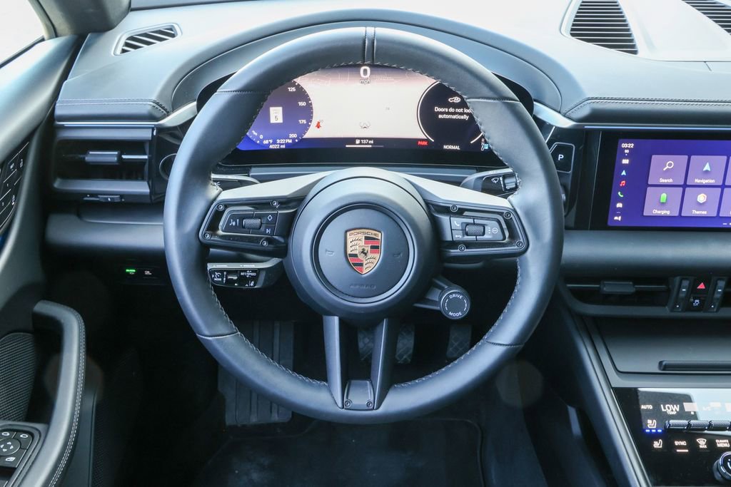 Certified 2025 Porsche Macan 4 Electric image 35