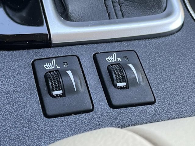 Used 2019 Toyota Highlander XLE AWD/4WD image 34