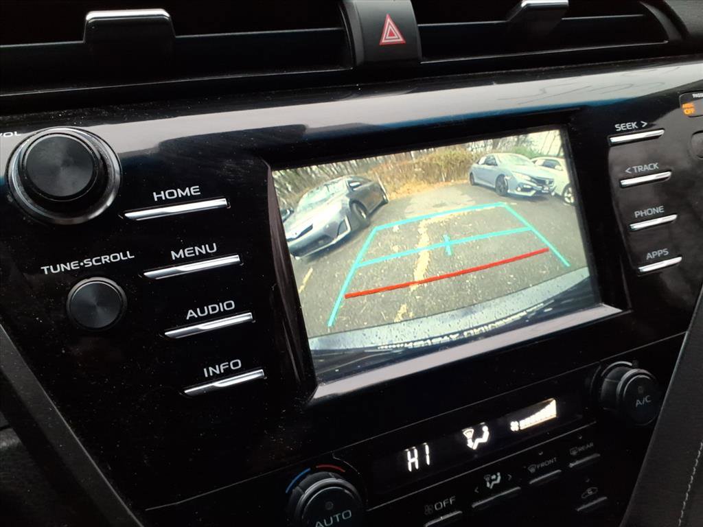 Used 2018 Toyota Camry SE FWD image 14