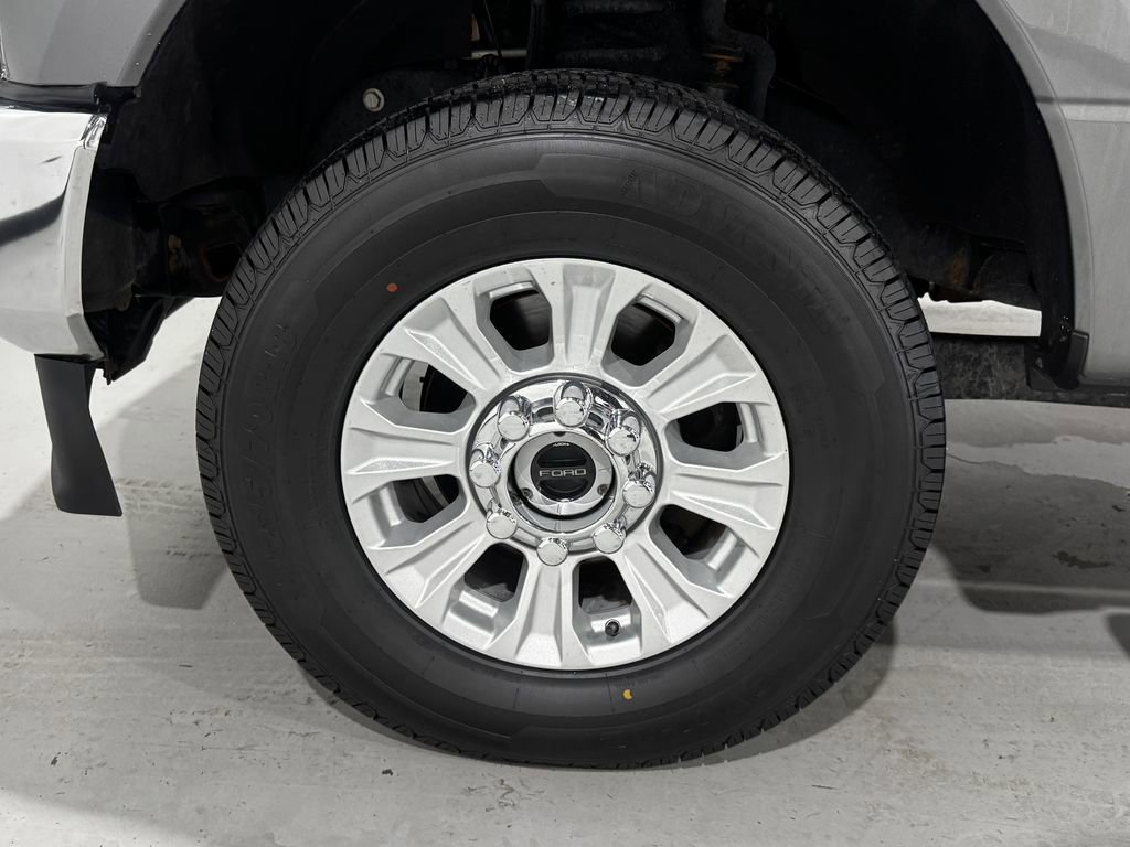 Used 2022 Ford F350 XLT w/ XLT Value Package AWD/4WD image 8