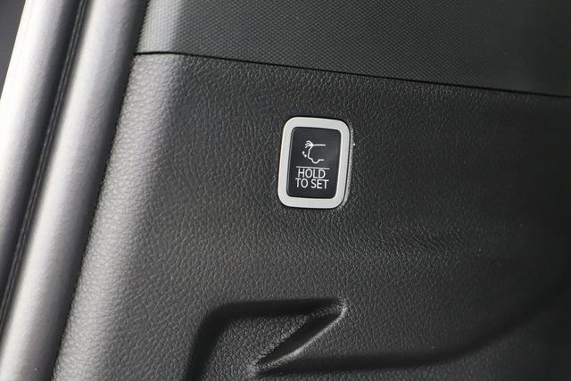 New 2024 Jeep Grand Wagoneer L 4WD w/ Convenience Group III image 10