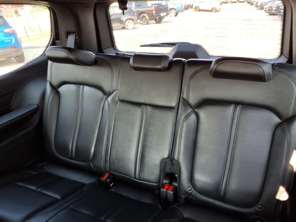 Certified 2022 Jeep Wagoneer Series III w/ Flexible Seating Group AWD/4WD image 16