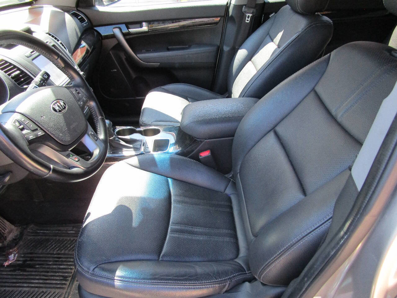 Used 2014 Kia Sorento EX w/ EX V6 Touring Package image 12