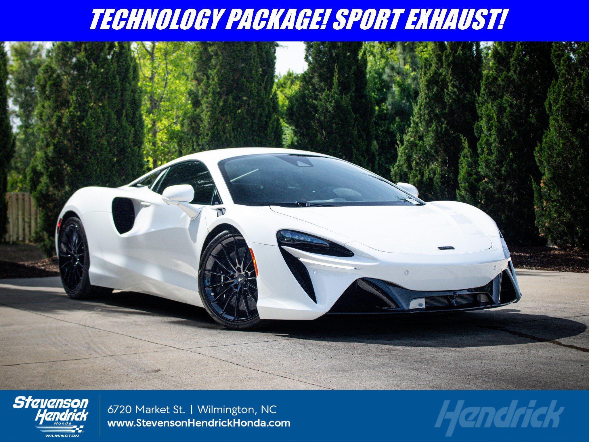 Used 2025 McLaren Artura RWD image 1