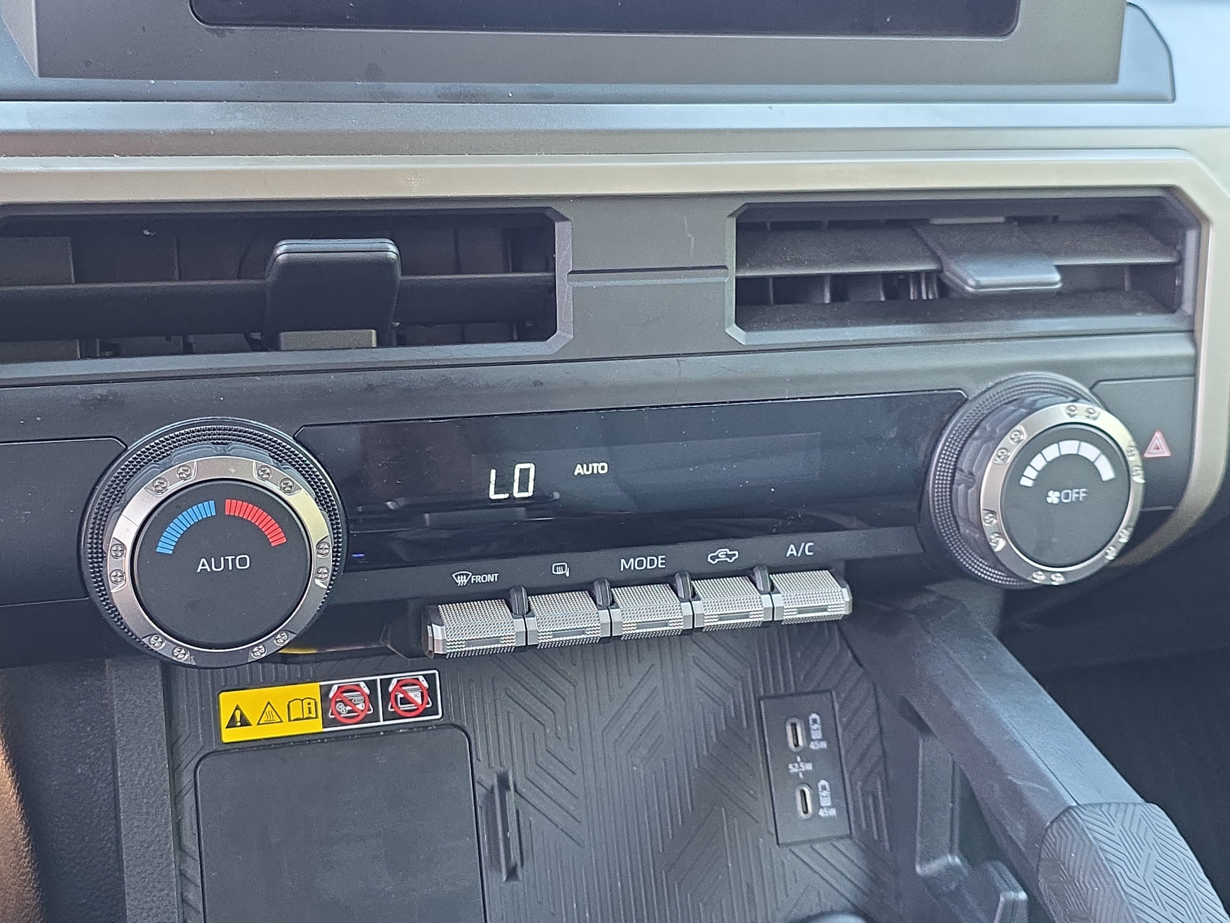 Used 2024 Toyota Tacoma SR5 w/ SR5 Upgrade Package RWD image 21