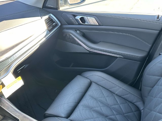 Used 2026 BMW X7 xDrive40i w/ Premium Package AWD/4WD image 38