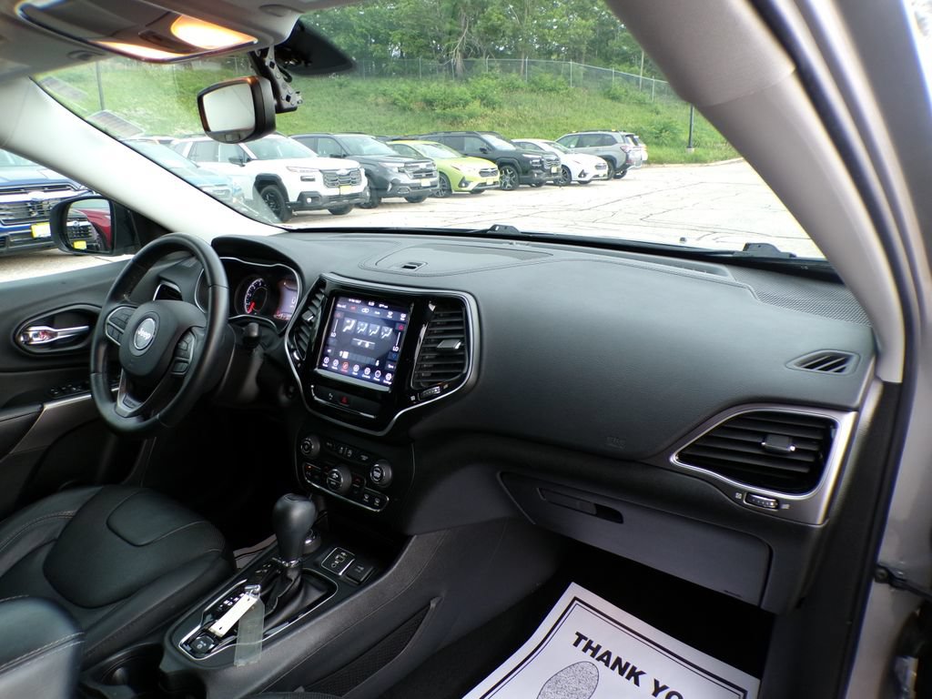Used 2019 Jeep Cherokee Limited AWD/4WD image 14