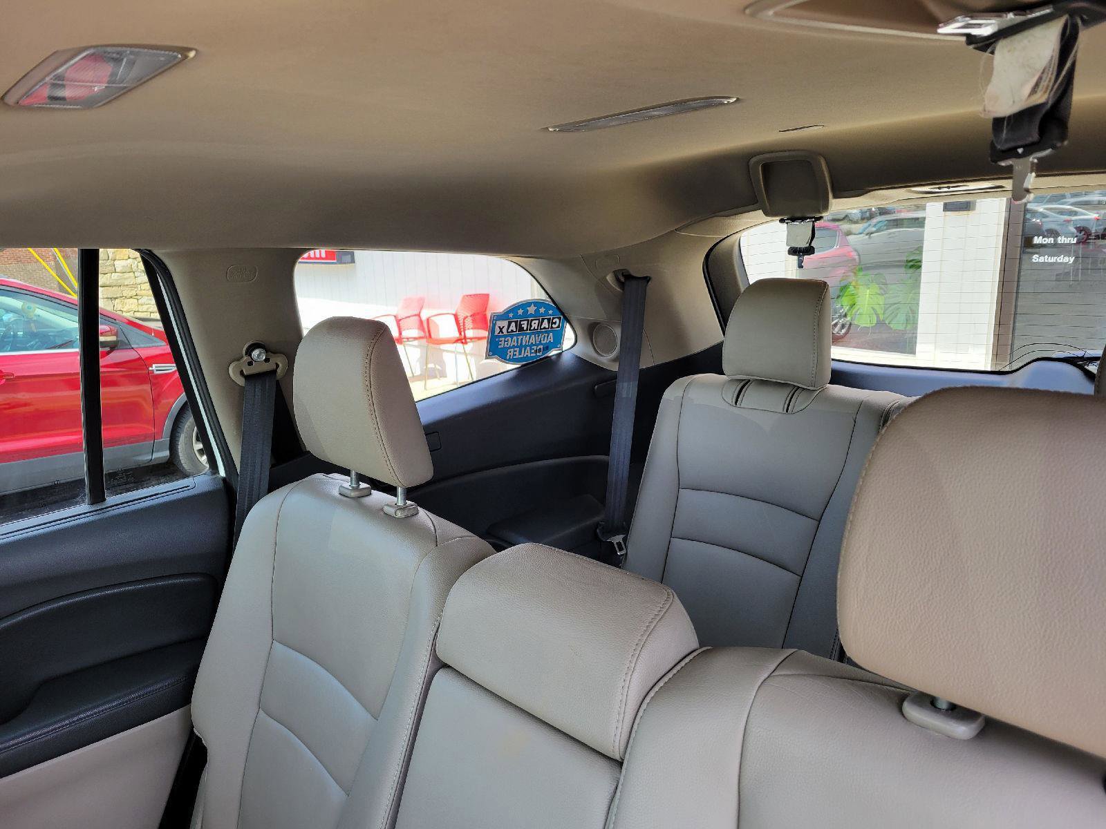 Used 2020 Honda Pilot Touring image 7