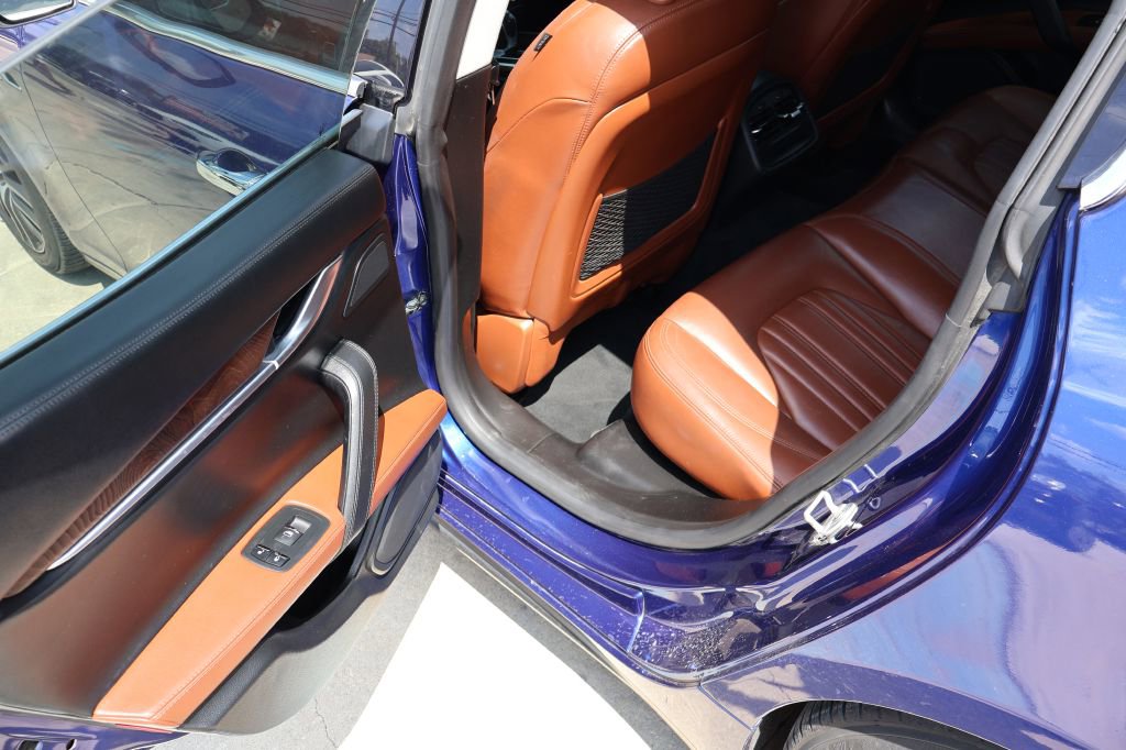 Used 2015 Maserati Ghibli RWD image 23