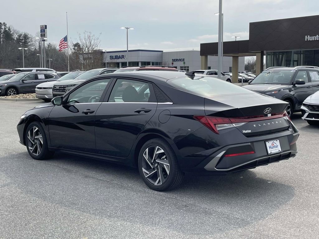 Certified 2025 Hyundai Elantra SEL image 26