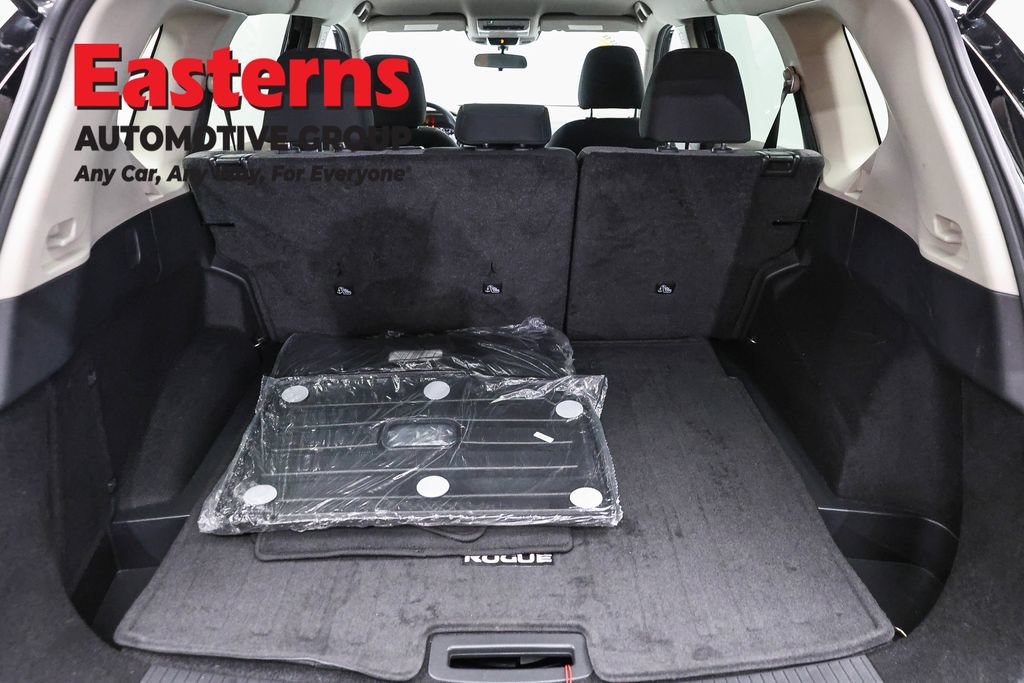 Used 2023 Nissan Rogue SV AWD/4WD image 9