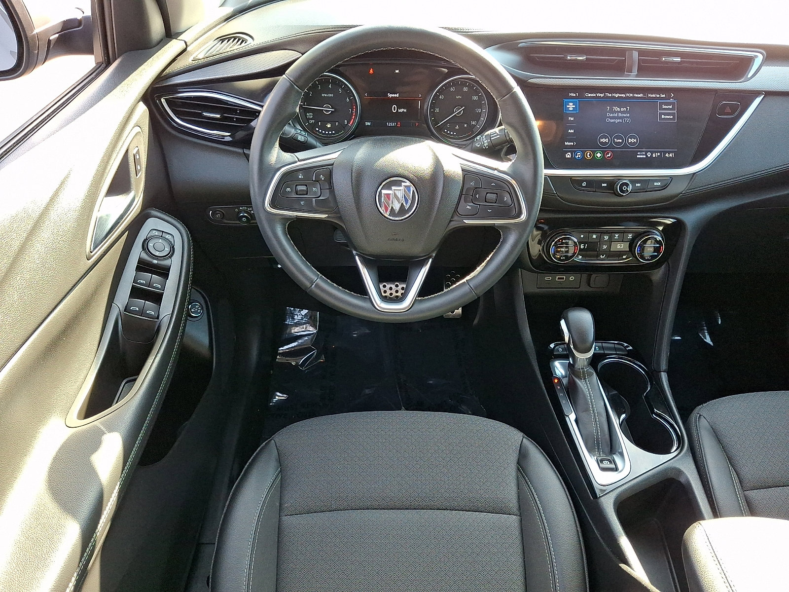 Used 2023 Buick Encore GX Select w/ Sport Touring Package FWD image 12