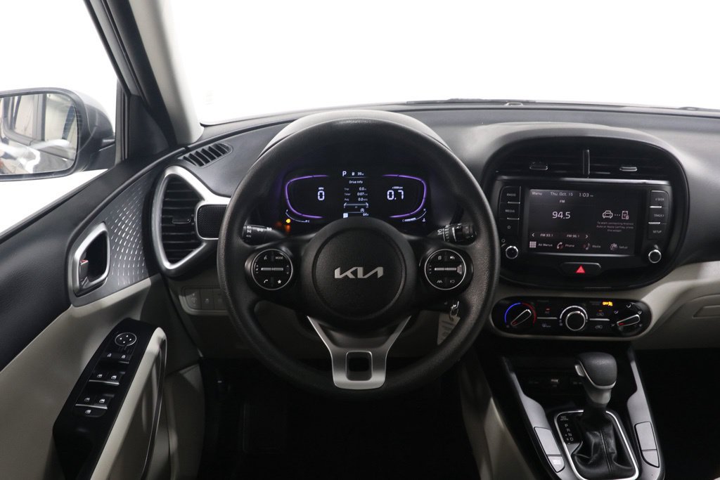 Used 2025 Kia Soul LX w/ LX Technology Package FWD image 16