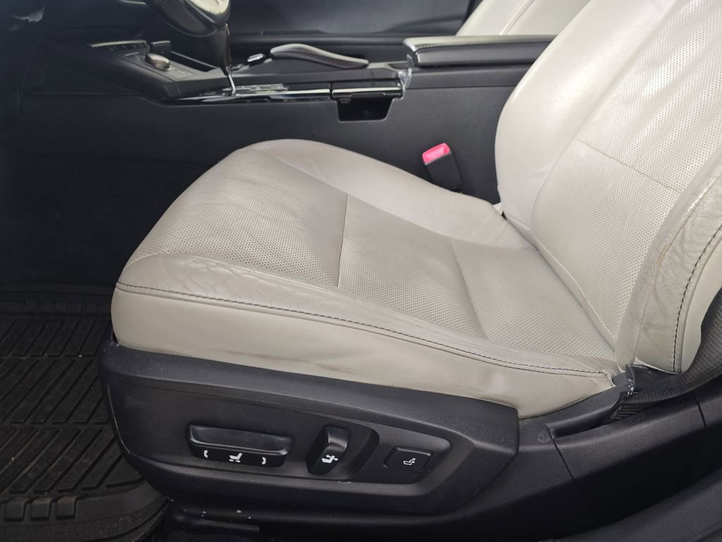 Used 2013 Lexus ES 350 w/ Luxury Pkg image 31