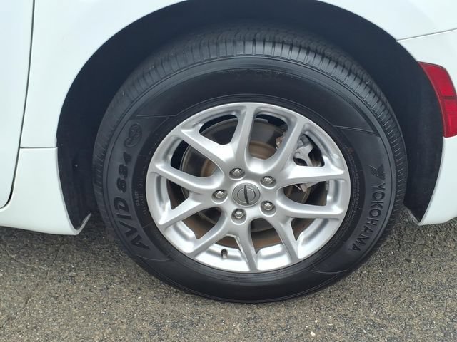 Certified 2024 Chrysler Pacifica Touring-L FWD image 10