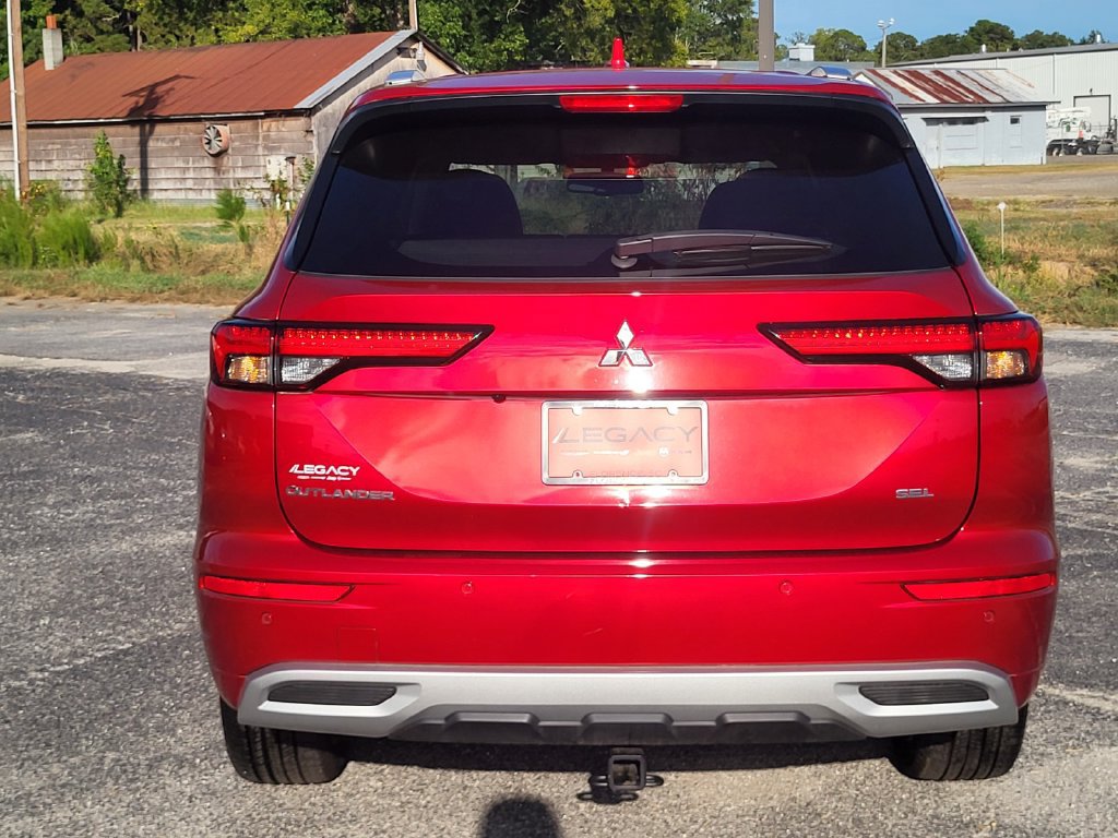 Used 2024 Mitsubishi Outlander SEL FWD image 3