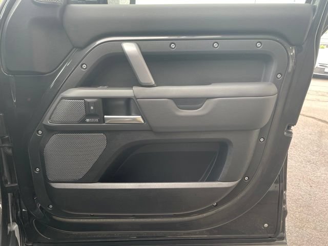 Used 2024 Land Rover Defender 110 X-Dynamic SE AWD/4WD image 29