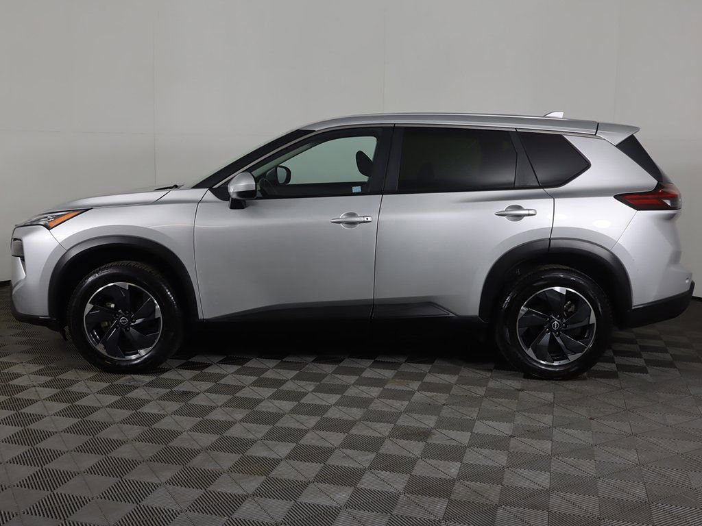 Used 2024 Nissan Rogue SV AWD/4WD image 15