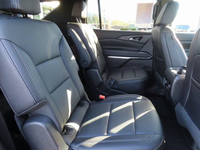 Used 2025 Chevrolet Traverse LT AWD/4WD image 34