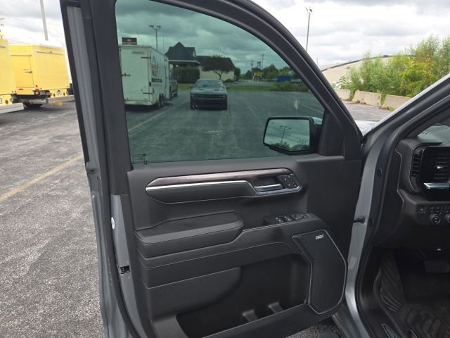 Used 2024 Chevrolet Silverado 1500 LTZ w/ LTZ Convenience Package II image 31