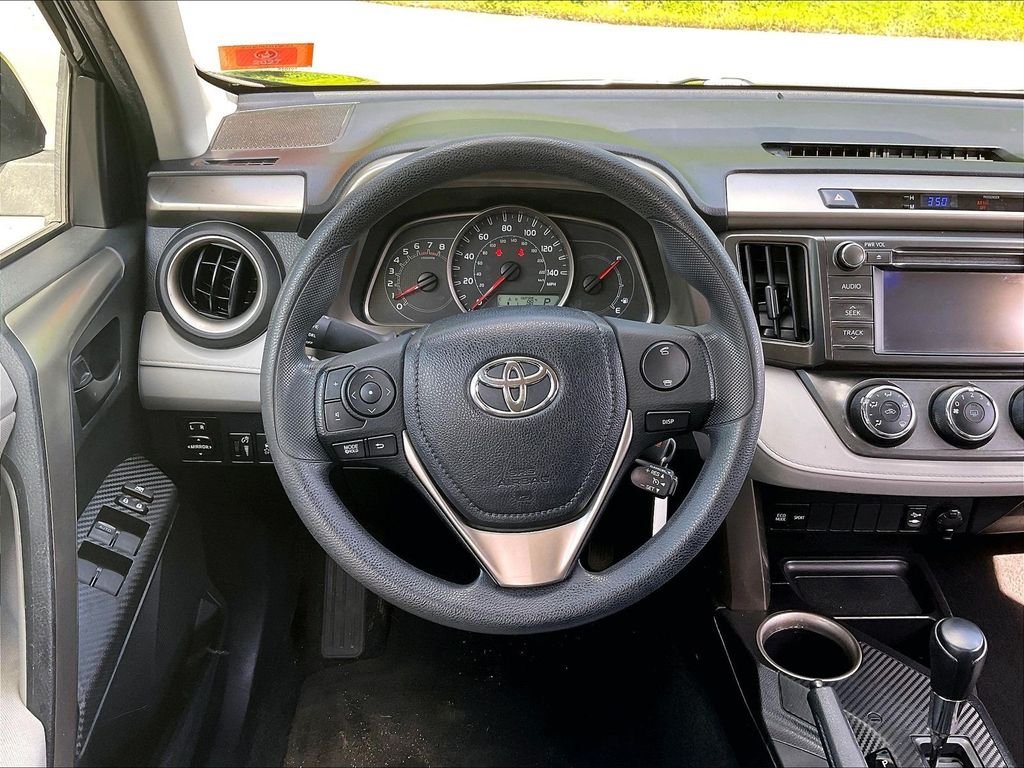 Used 2013 Toyota RAV4 LE AWD/4WD image 17