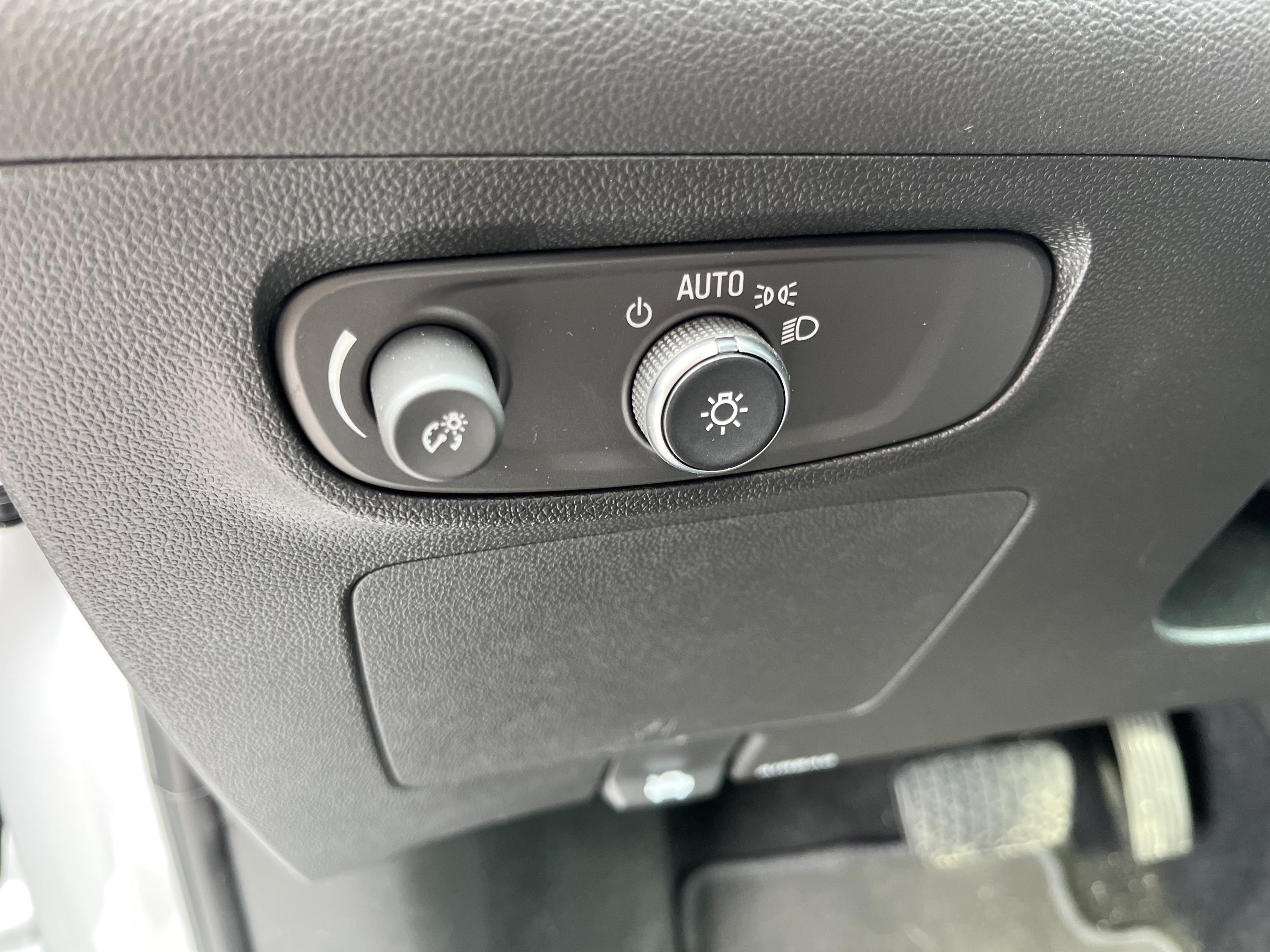 Used 2026 Buick Encore GX Sport Touring w/ Advanced Technology Package AWD/4WD image 19