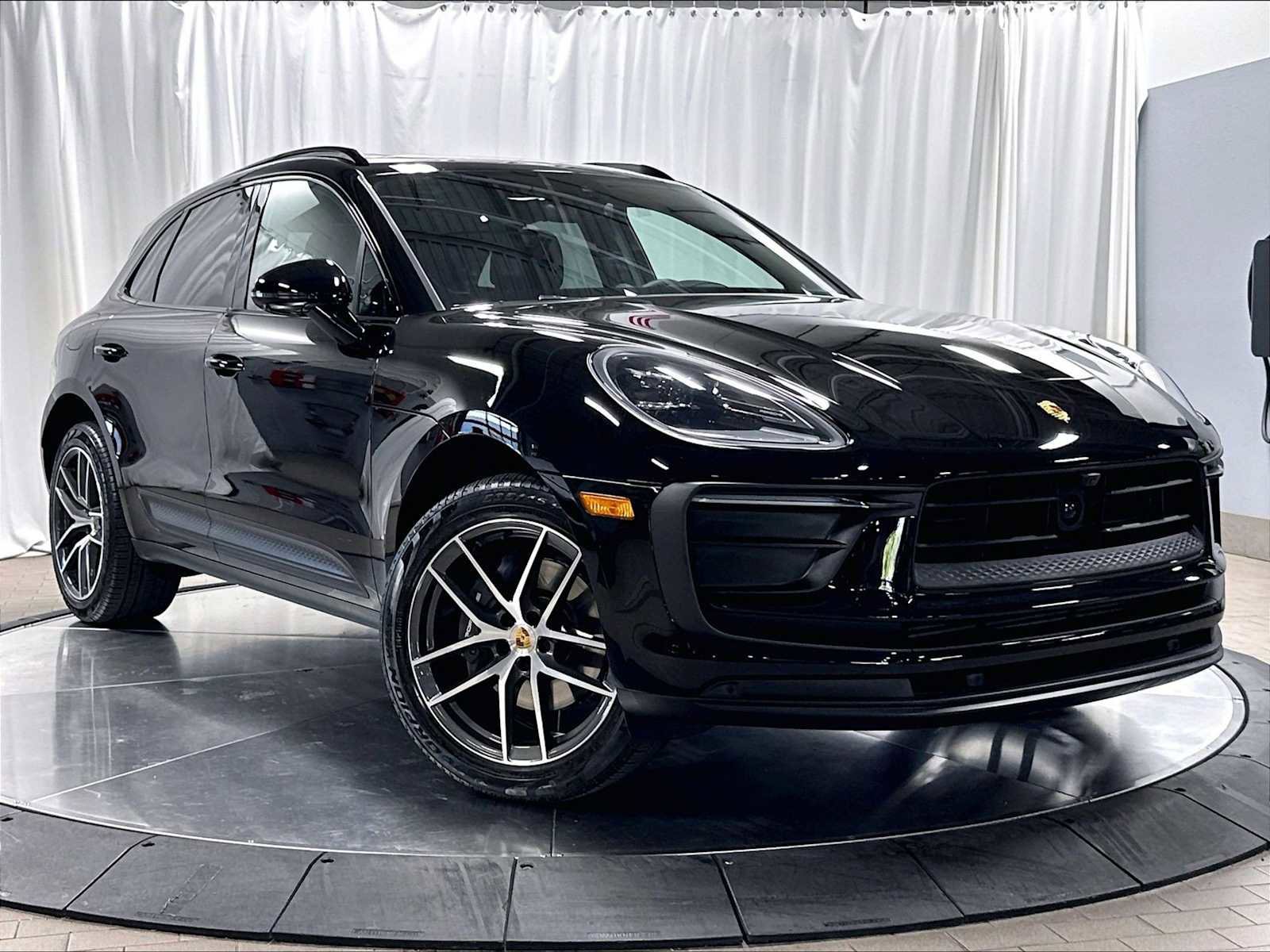 Used 2026 Porsche Macan AWD/4WD image 11