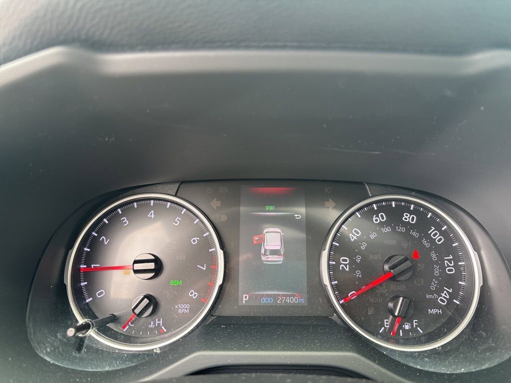 Used 2020 Toyota RAV4 XLE Premium image 18