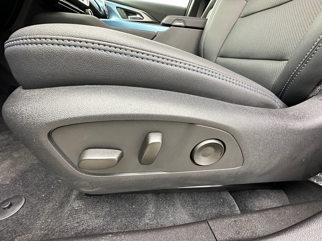 New 2026 Chevrolet Equinox EV LT image 10