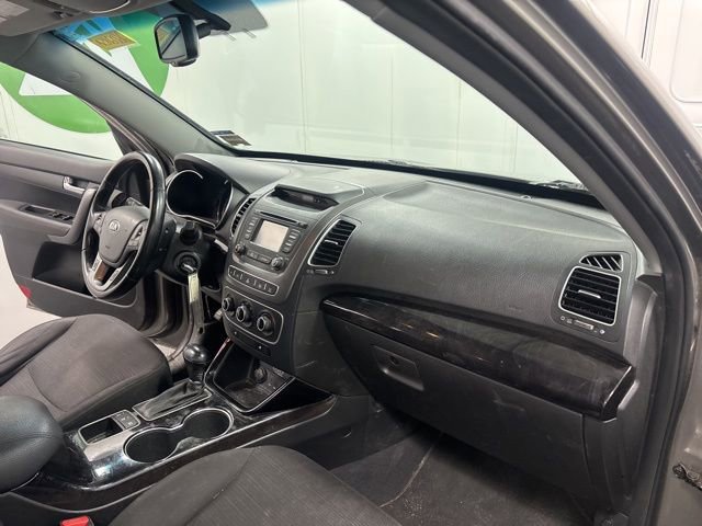 Used 2015 Kia Sorento LX image 17