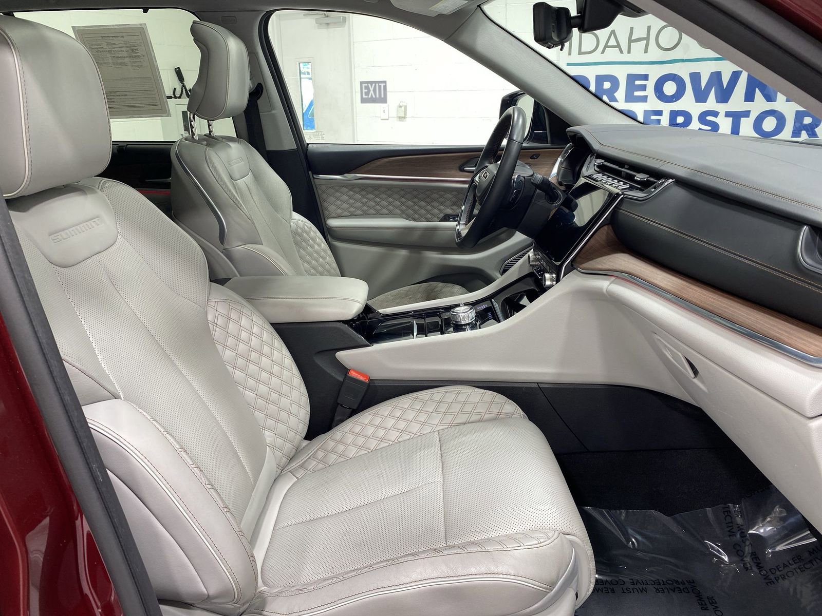Used 2022 Jeep Grand Cherokee Summit w/ Advanced Protech Group IV AWD/4WD image 25