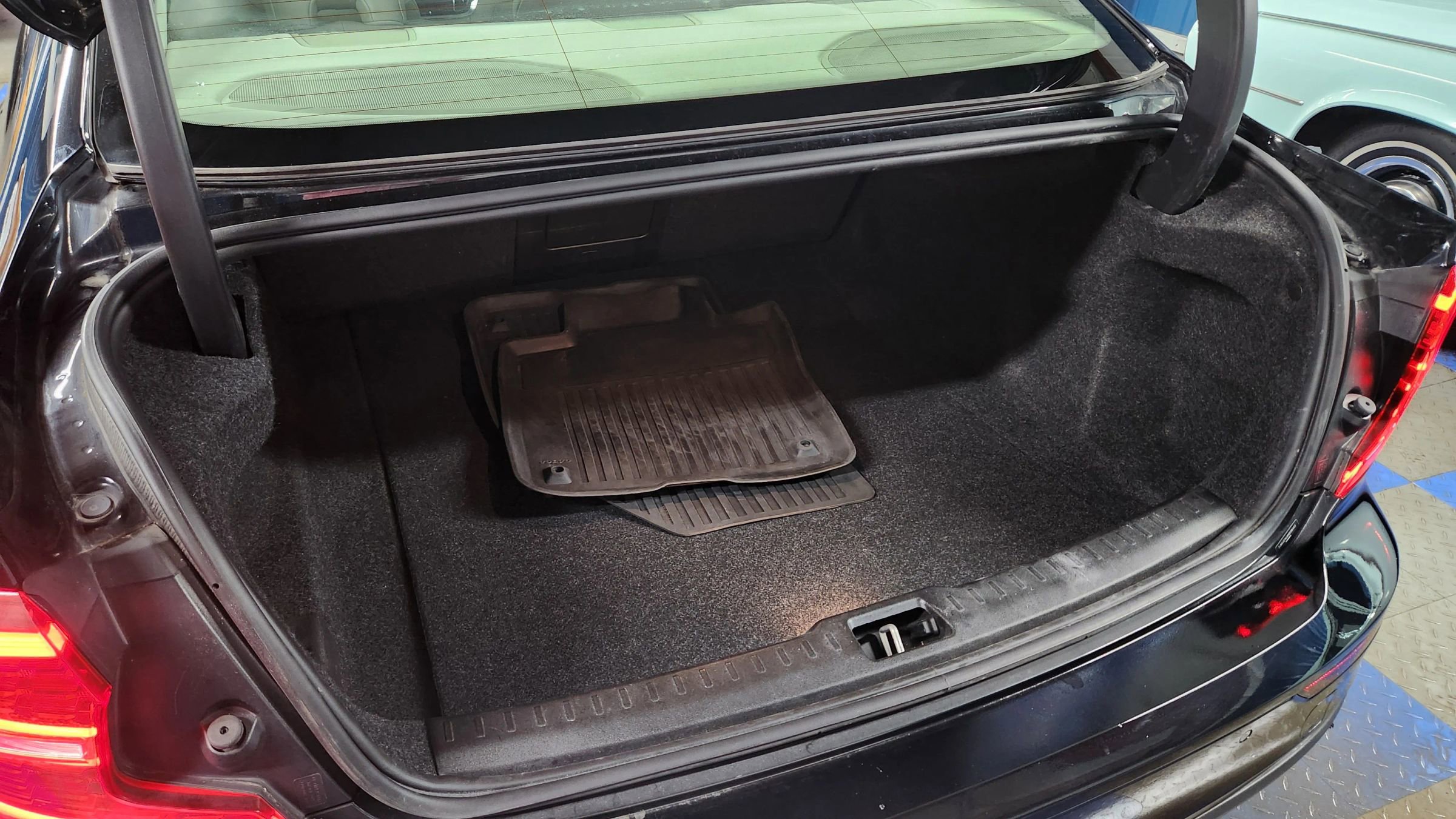 Used 2021 Volvo S60 T6 Momentum w/ Protection Package Premier image 53