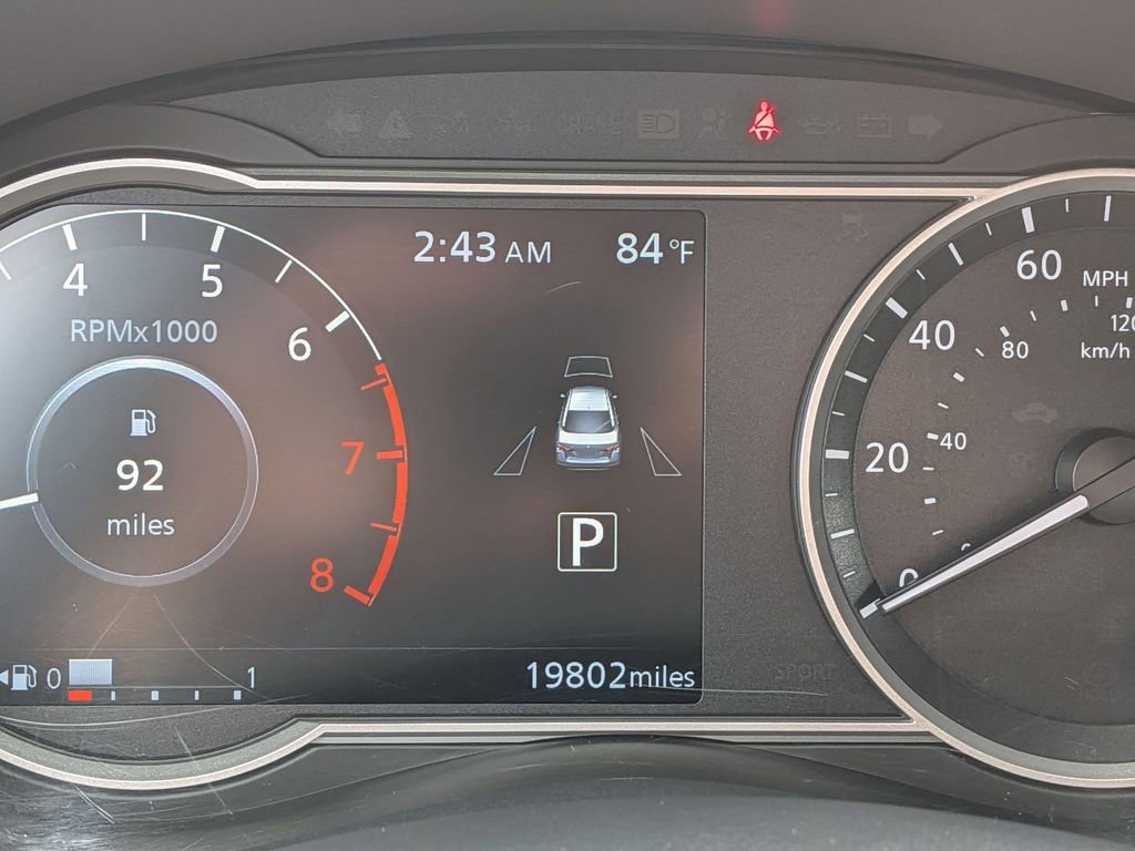 Used 2024 Nissan Versa SR image 12