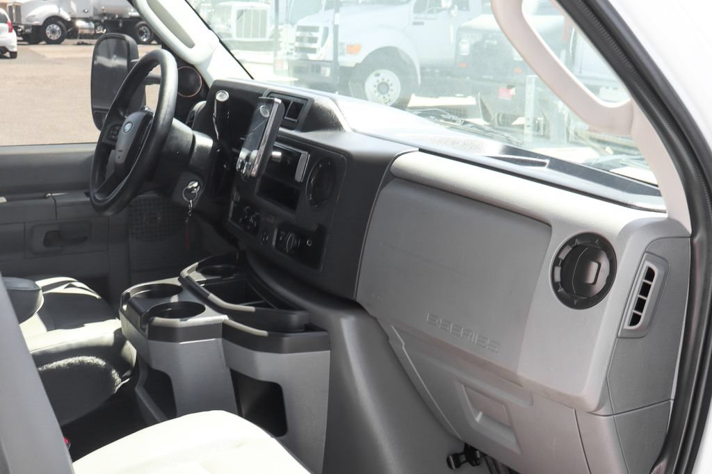 Used 2024 Ford E-450 and Econoline 450 Super Duty w/ Power Windows & Locks Group RWD image 33