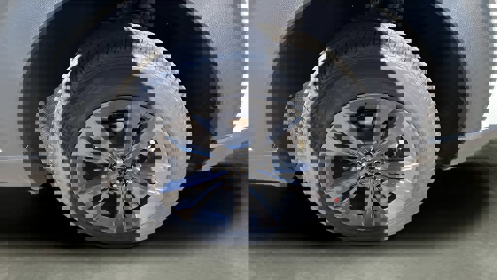 New 2026 Ford Explorer Active w/ Active Comfort Package image 9