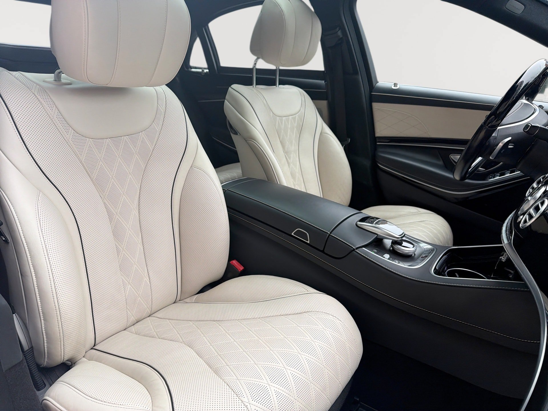 Used 2017 Mercedes-Benz S 550 Sedan image 28
